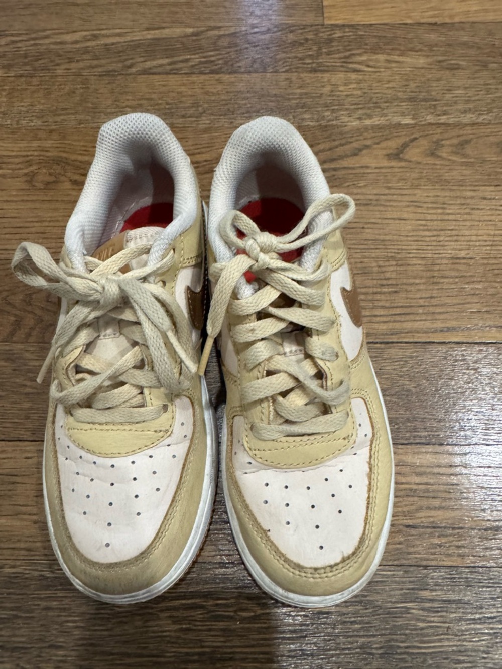 Nike Kids Two-Tone Beige and Cream Sneakers
